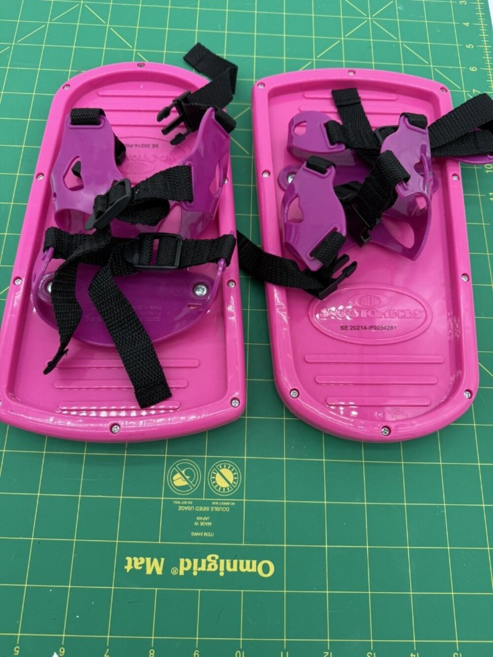 Ideal Sno-Stompers Snow Shoes Make Bear Tracks Pink